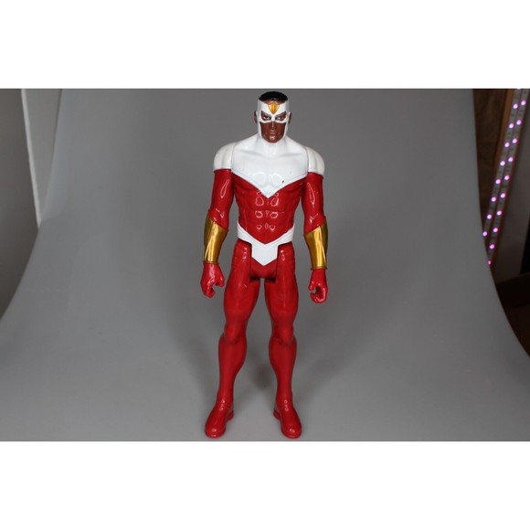 Marvel Avengers Titan Hero Series - Figura Falco (Falcon) Da 30 Cm, Action Figure Per Bambini, Giocattolo